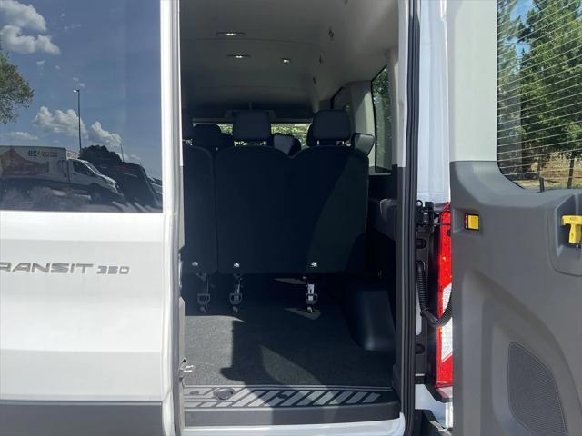 Photo of 2025 Oxford White Ford Transit-350