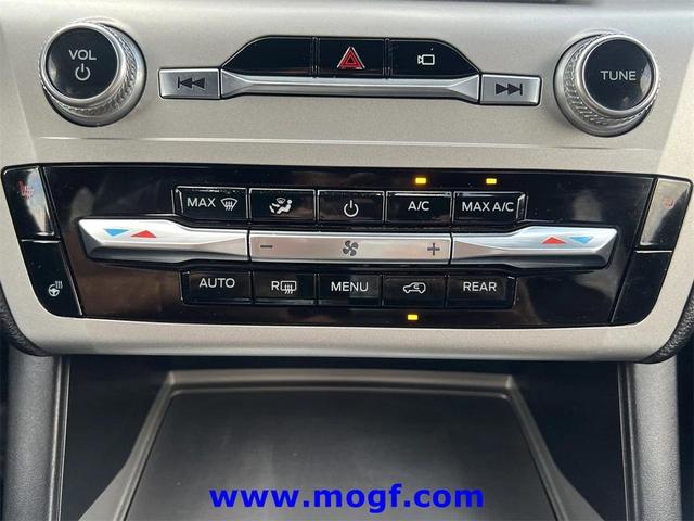 Photo of 2022 Carbonized Gray Metallic Ford Explorer