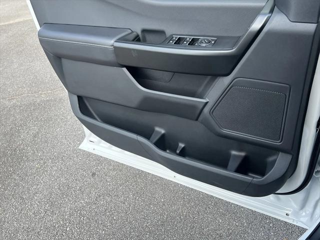 Photo of 2025 Oxford White Ford F-150