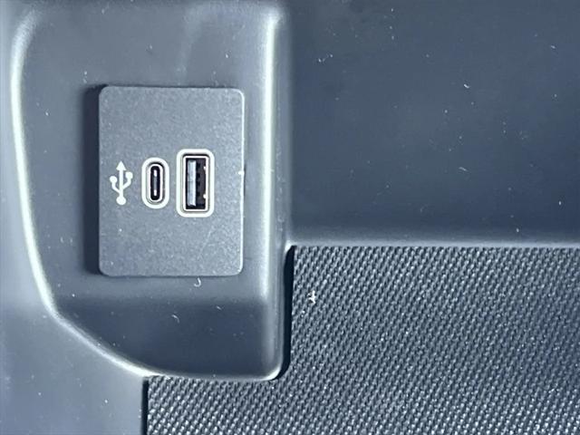 Photo of 2025 Oxford White Ford F-150