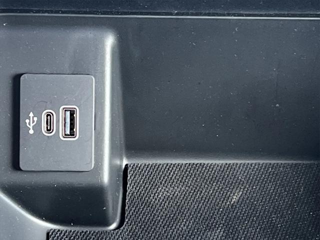 Photo of 2025 Space White Metallic Ford F-150
