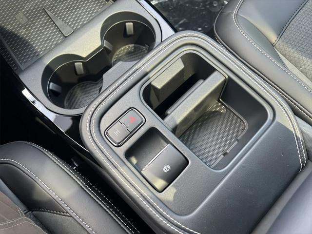 Photo of 2025 Star White Tri-Coat Ford Mustang Mach-E
