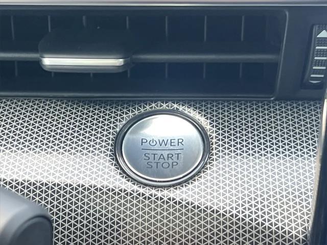 Photo of 2025 Star White Tri-Coat Ford Mustang Mach-E