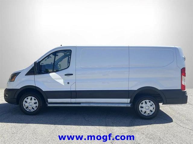 Photo of 2024 Oxford White Ford Transit-250