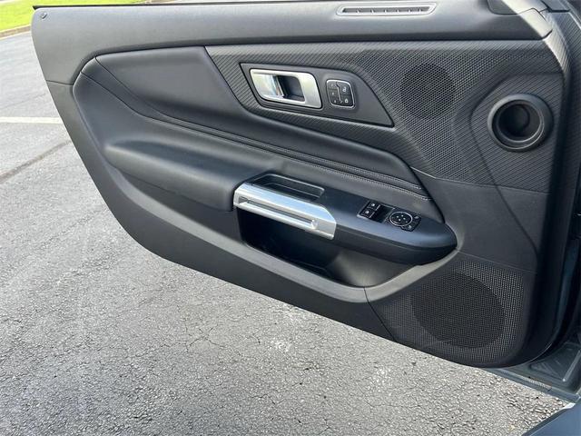 Photo of 2025 Vapor Blue Metallic Ford Mustang