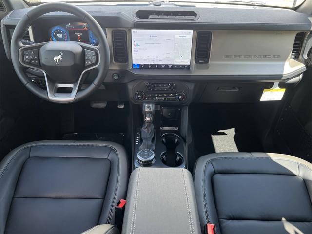 Photo of 2025 Oxford White Ford Bronco