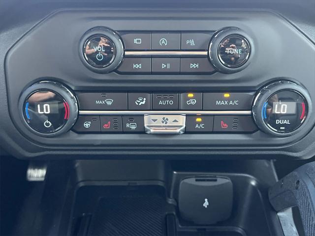 Photo of 2025 Oxford White Ford Bronco