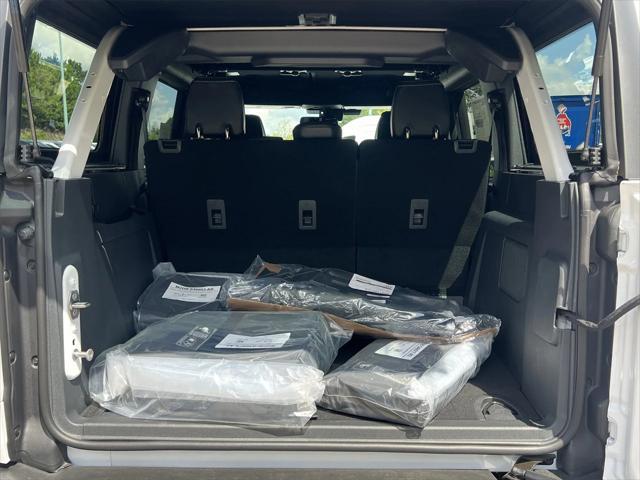 Photo of 2025 Oxford White Ford Bronco