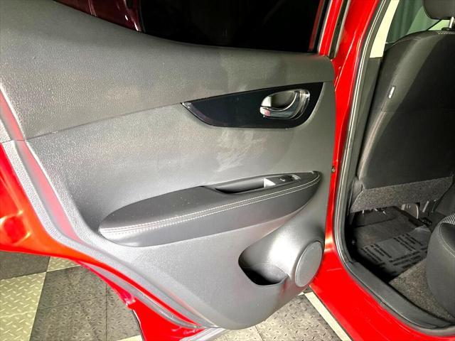 Photo of 2018 RED Nissan Rogue Sport