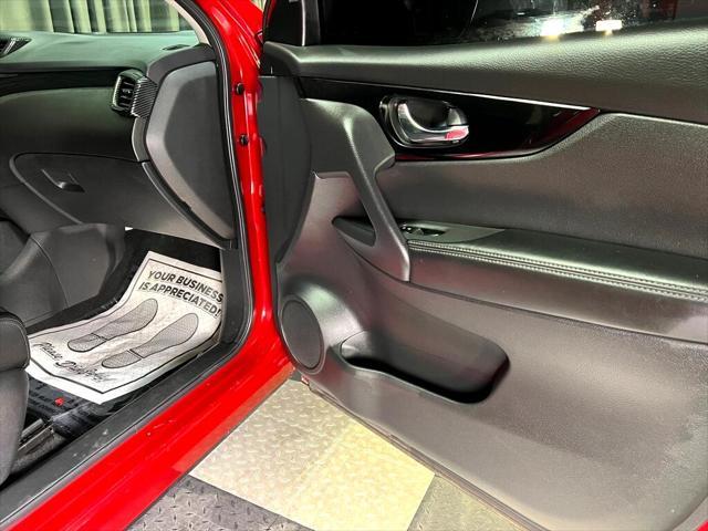 Photo of 2018 RED Nissan Rogue Sport