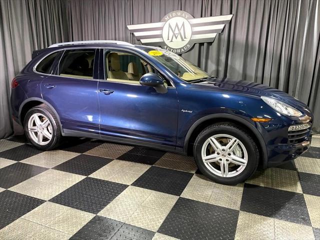 Photo of 2011 BLUE Porsche Cayenne