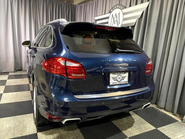 Photo of 2011 BLUE Porsche Cayenne