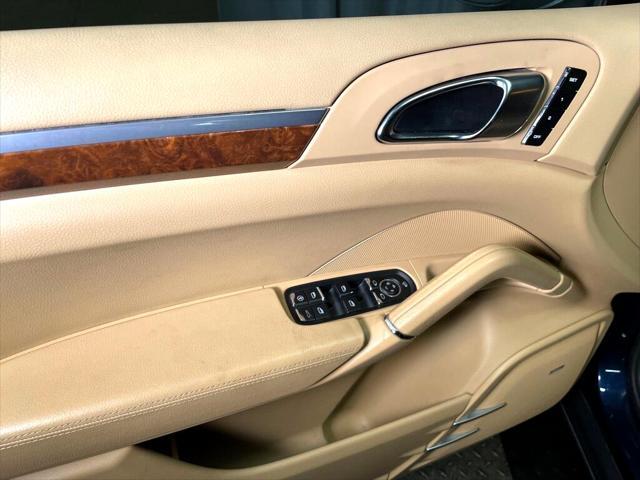 Photo of 2011 BLUE Porsche Cayenne