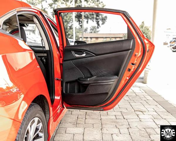 Photo of 2017 RED Honda Civic
