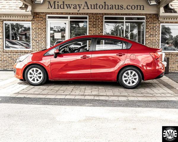 Photo of 2013 RED Kia Rio