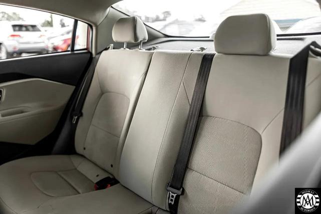 Photo of 2013 RED Kia Rio