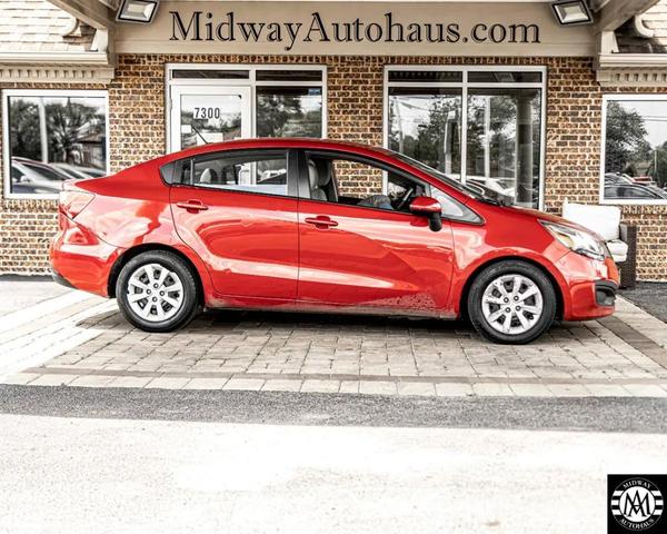 Photo of 2013 RED Kia Rio