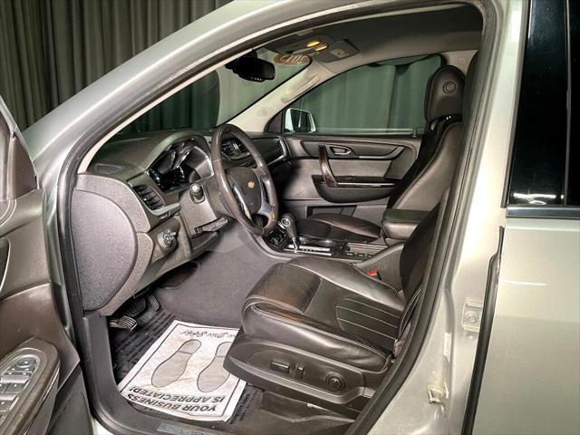 Photo of 2015 SILVER Chevrolet Traverse