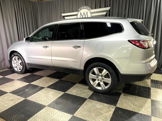 Photo of 2015 SILVER Chevrolet Traverse
