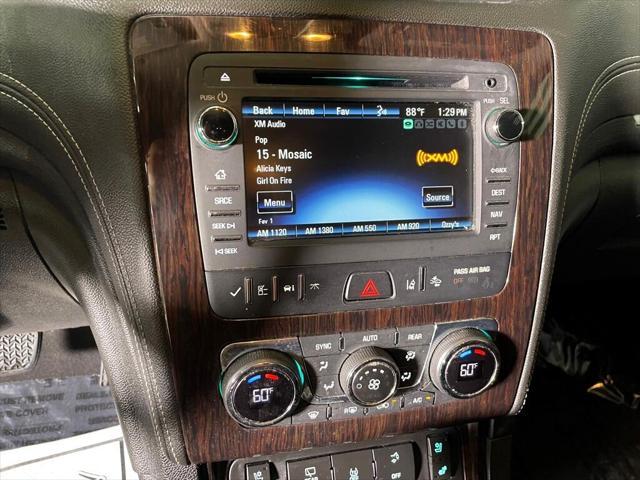 Photo of 2015 SILVER Chevrolet Traverse