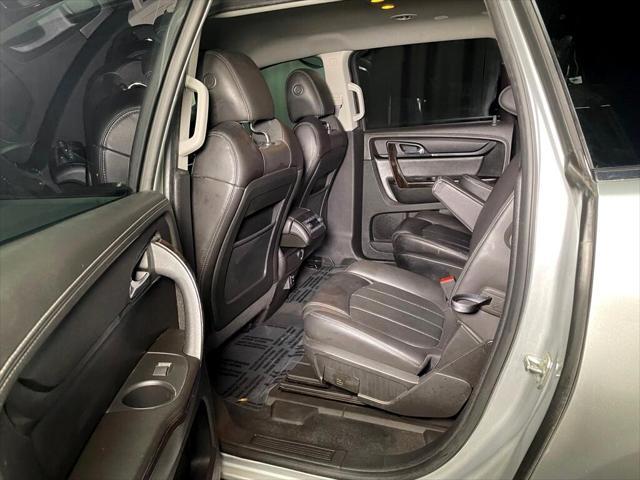 Photo of 2015 SILVER Chevrolet Traverse