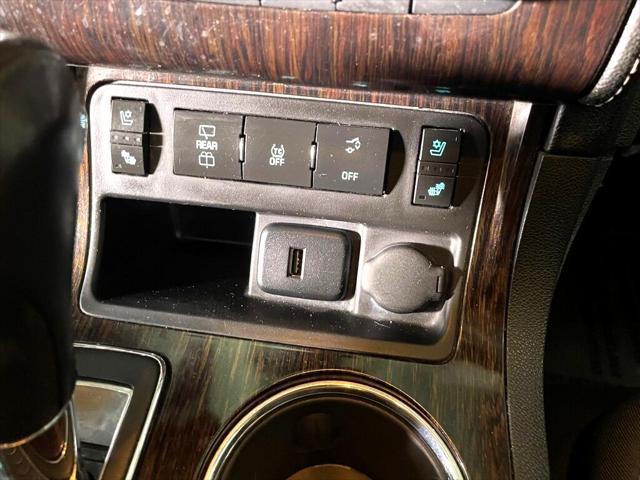 Photo of 2015 SILVER Chevrolet Traverse