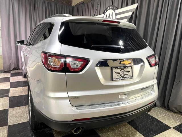 Photo of 2015 SILVER Chevrolet Traverse