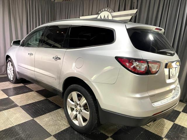 Photo of 2015 SILVER Chevrolet Traverse