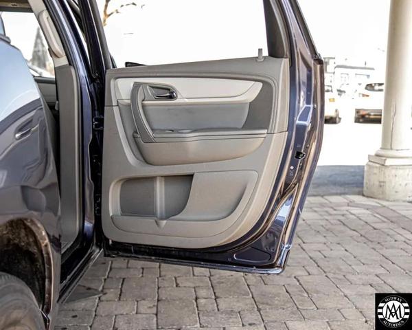Photo of 2014 BLUE Chevrolet Traverse