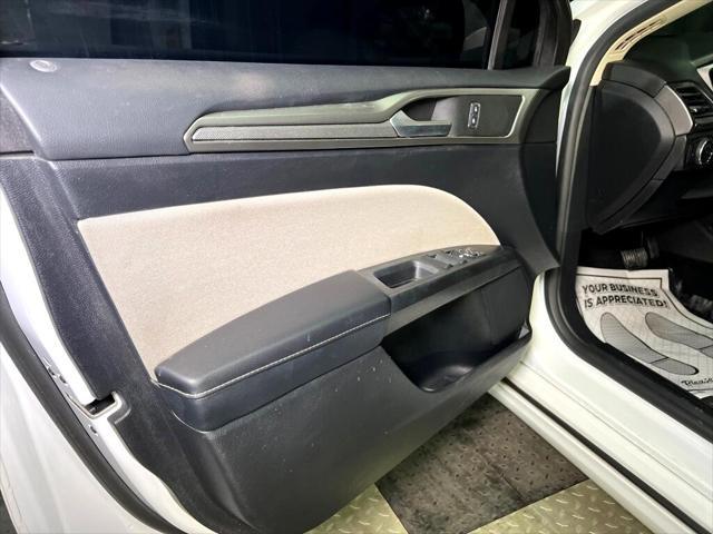 Photo of 2018 WHITE Ford Fusion