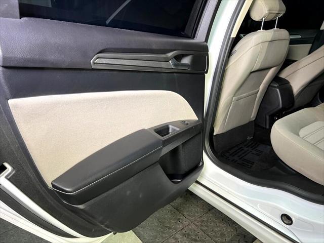 Photo of 2018 WHITE Ford Fusion