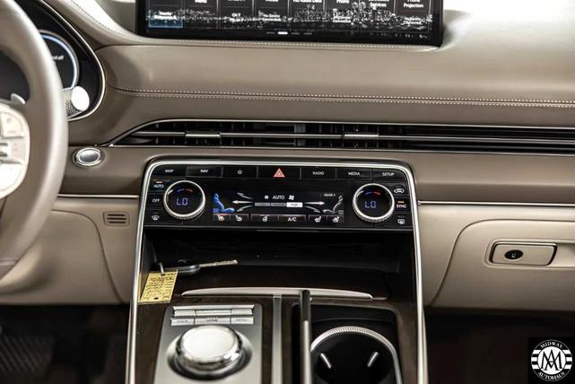 Photo of 2024 Silver Genesis GV80
