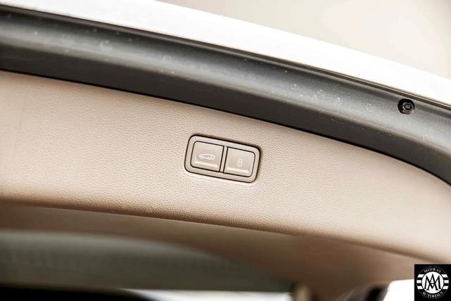 Photo of 2024 Silver Genesis GV80