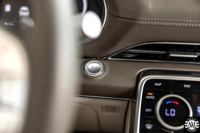 Photo of 2024 Silver Genesis GV80