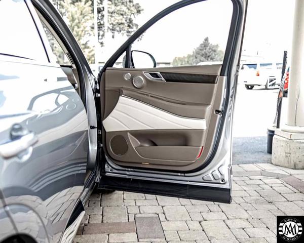 Photo of 2024 Silver Genesis GV80