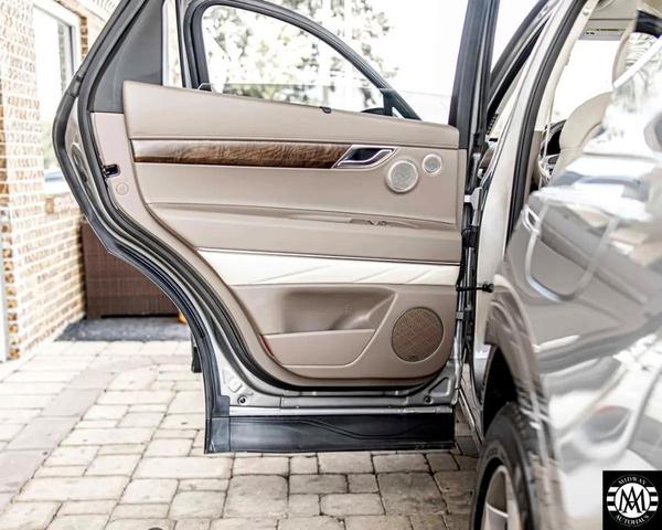 Photo of 2024 Silver Genesis GV80