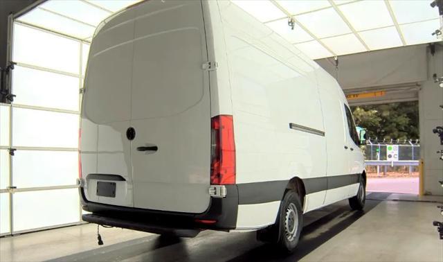 Photo of 2022 WHITE Mercedes-Benz Sprinter 2500
