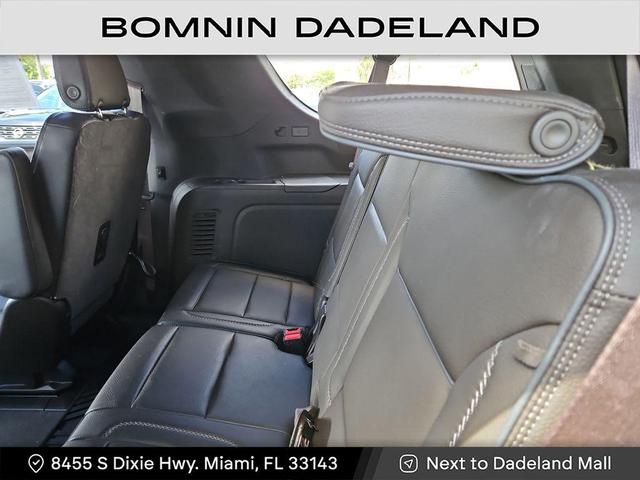 Photo of 2022 Summit White GMC Yukon XL