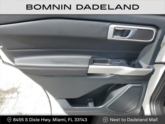 Photo of 2023 Star White Metallic Tri-Coat Ford Explorer