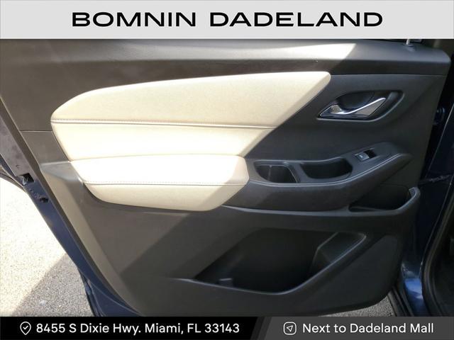 Photo of 2023 Northsky Blue Metallic Chevrolet Traverse