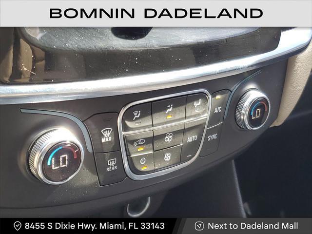 Photo of 2023 Northsky Blue Metallic Chevrolet Traverse