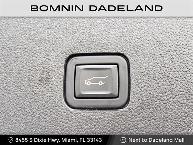 Photo of 2021 Cajun Red Tintcoat Chevrolet Traverse