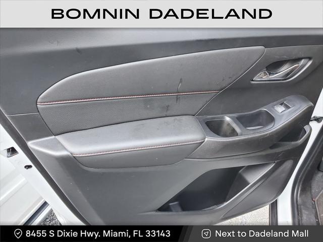 Photo of 2022 Summit White Chevrolet Traverse