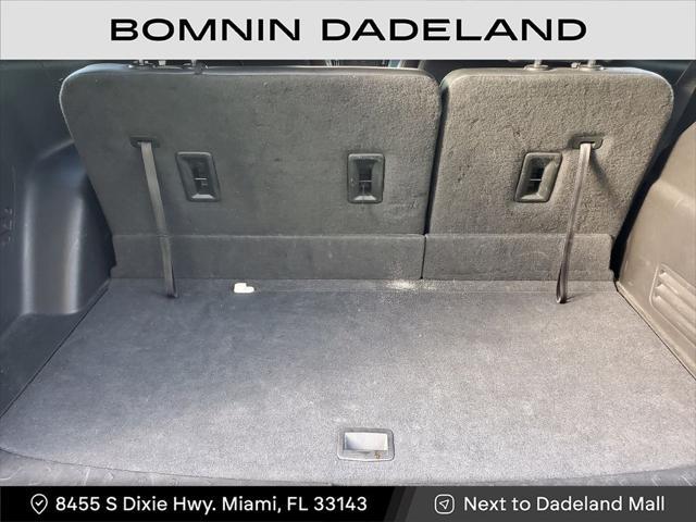 Photo of 2022 Summit White Chevrolet Traverse