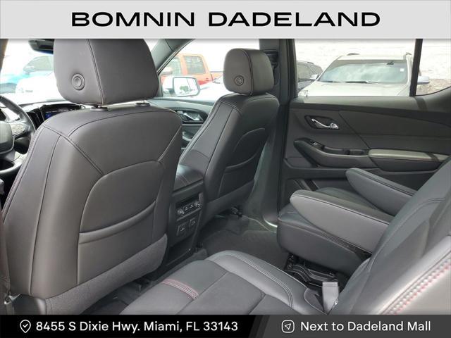 Photo of 2023 Summit White Chevrolet Traverse