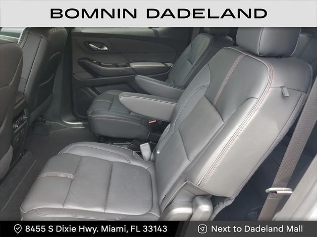 Photo of 2023 Summit White Chevrolet Traverse