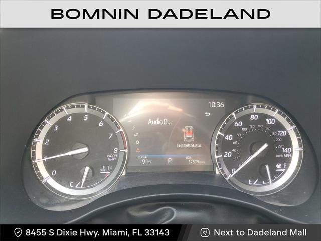 Photo of 2022 Blue Toyota Highlander