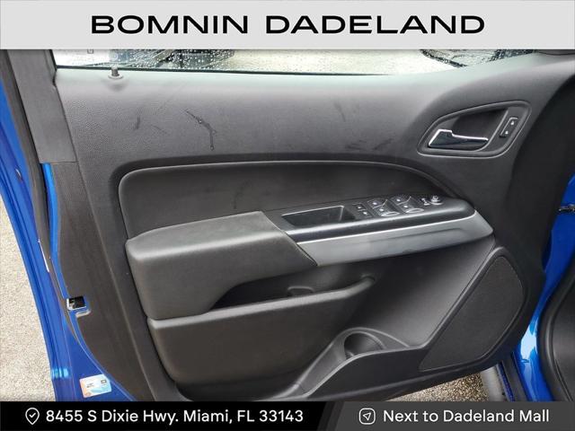 Photo of 2018 Kinetic Blue Metallic Chevrolet Colorado