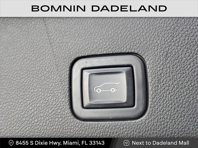 Photo of 2023 Summit White Chevrolet Suburban