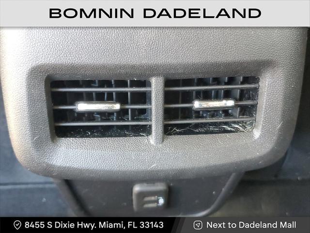 Photo of 2024 Mosaic Black Metallic Chevrolet Equinox